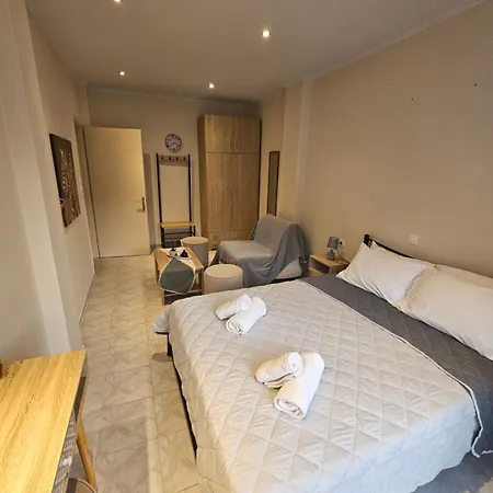 Ionelia Studio At Ipsos Beach *